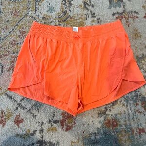 Elastic athletic shorts